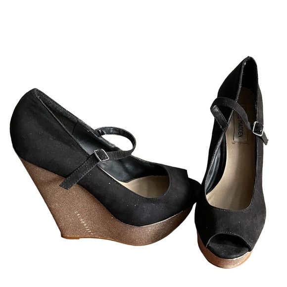 Steve Madden Black Open Toe with Shimmery Gold  Supper Hight Heels Wedges Size:7 - Picture 9 of 10